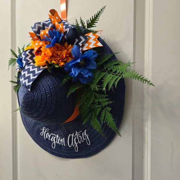 Hats Off to the Astros Wreath - Picture 3 of 5